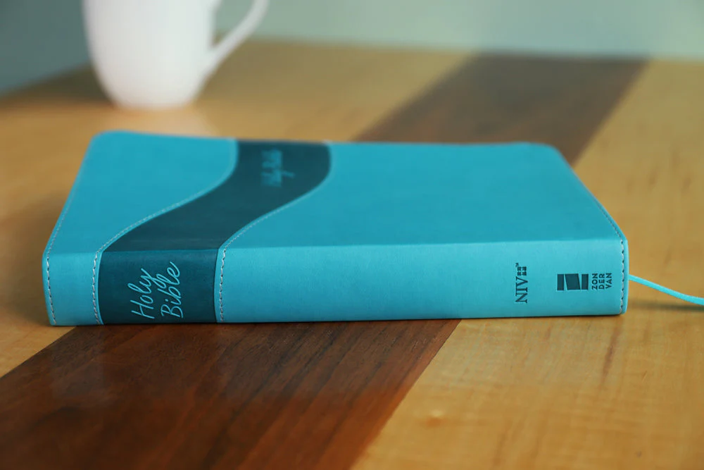 NIV, Premium Gift Bible, Red Letter Edition, Comfort Print: The Perfect Bible for Any Gift-Giving Occasion - Image 15