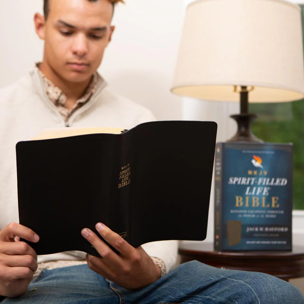 NKJV, Spirit-Filled Life Bible, Third Edition, Red Letter Edition, Comfort Print: Kingdom Equipping Through the Power of the Word - Image 65